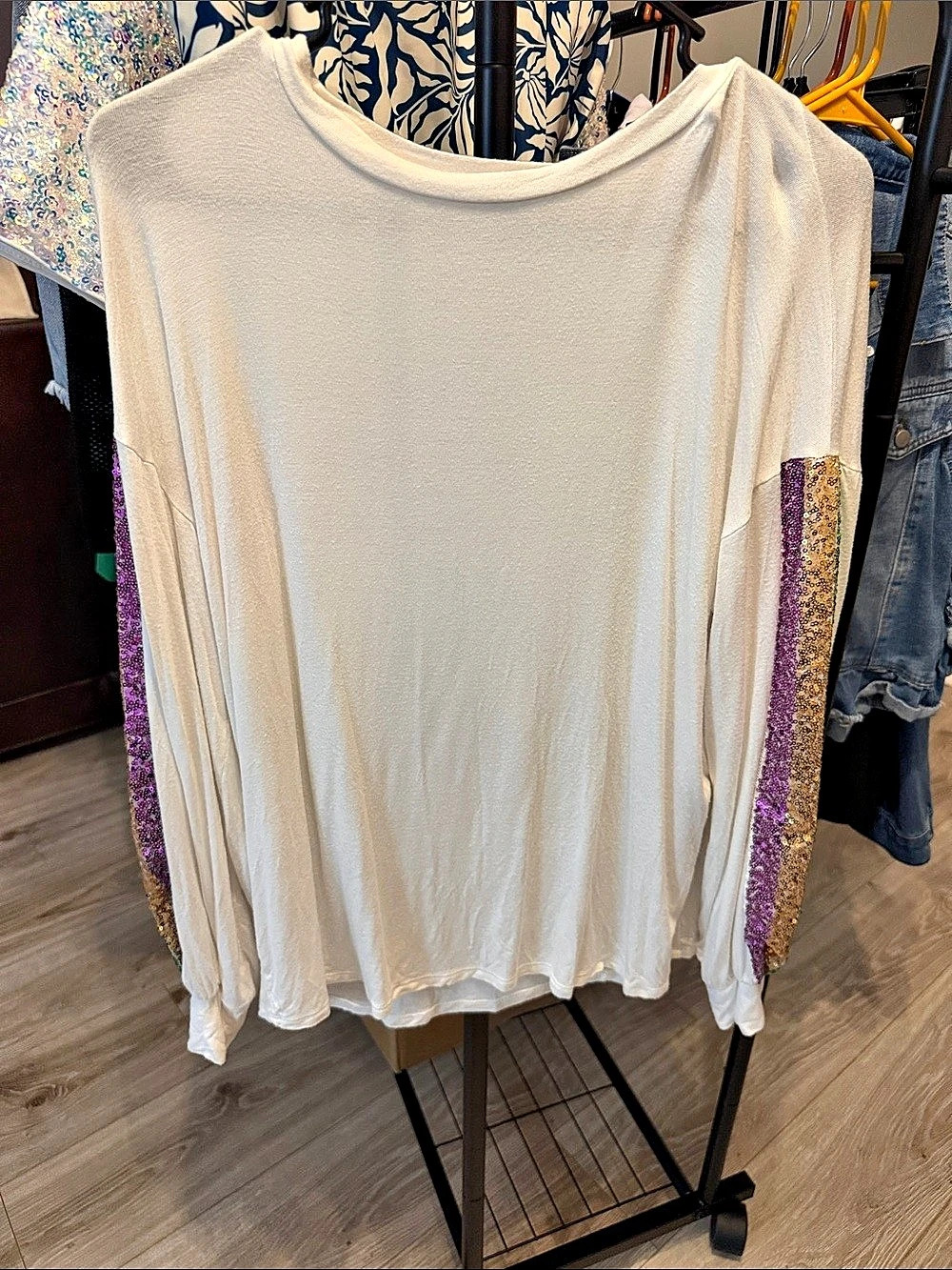 Nine & Love Embellished Sleeve Tunic in White Like New